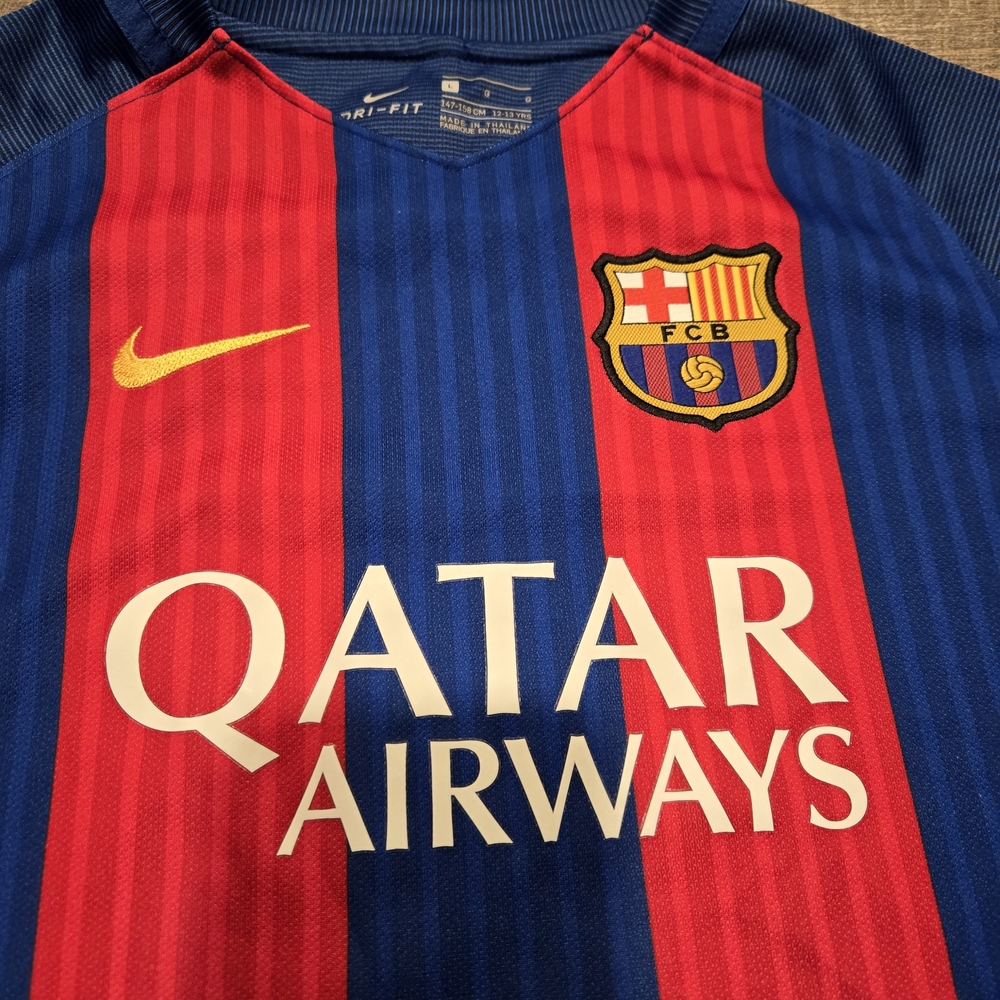 Kids FC Barcelona Soccer Jersey Luis Suarez - Picture 2 of 6